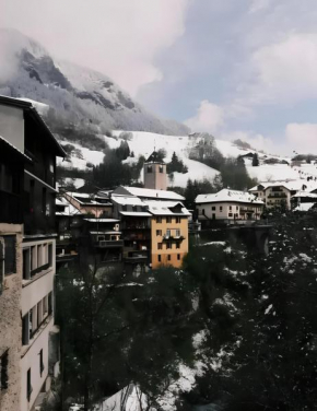 Les Chalets de la Revue